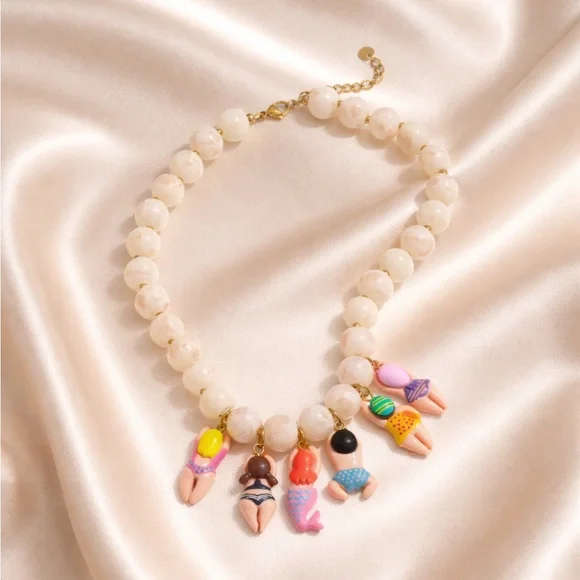 Cute Bikini Beach Girls Necklace - Picture 7 of 8